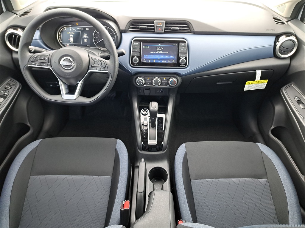 2025 Nissan Versa 1.6 SV photo 15