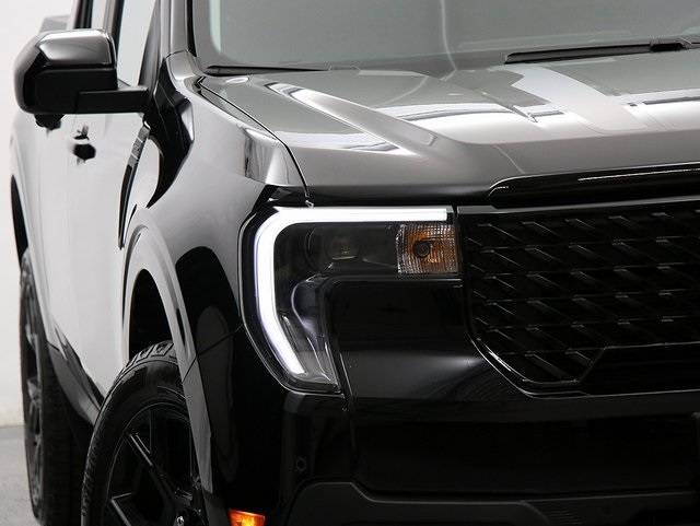 2025 Ford Maverick Lariat photo 4