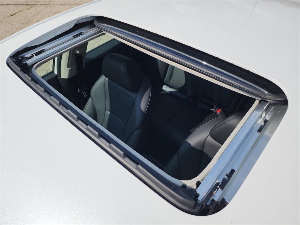 2025 Honda Accord Touring photo 3