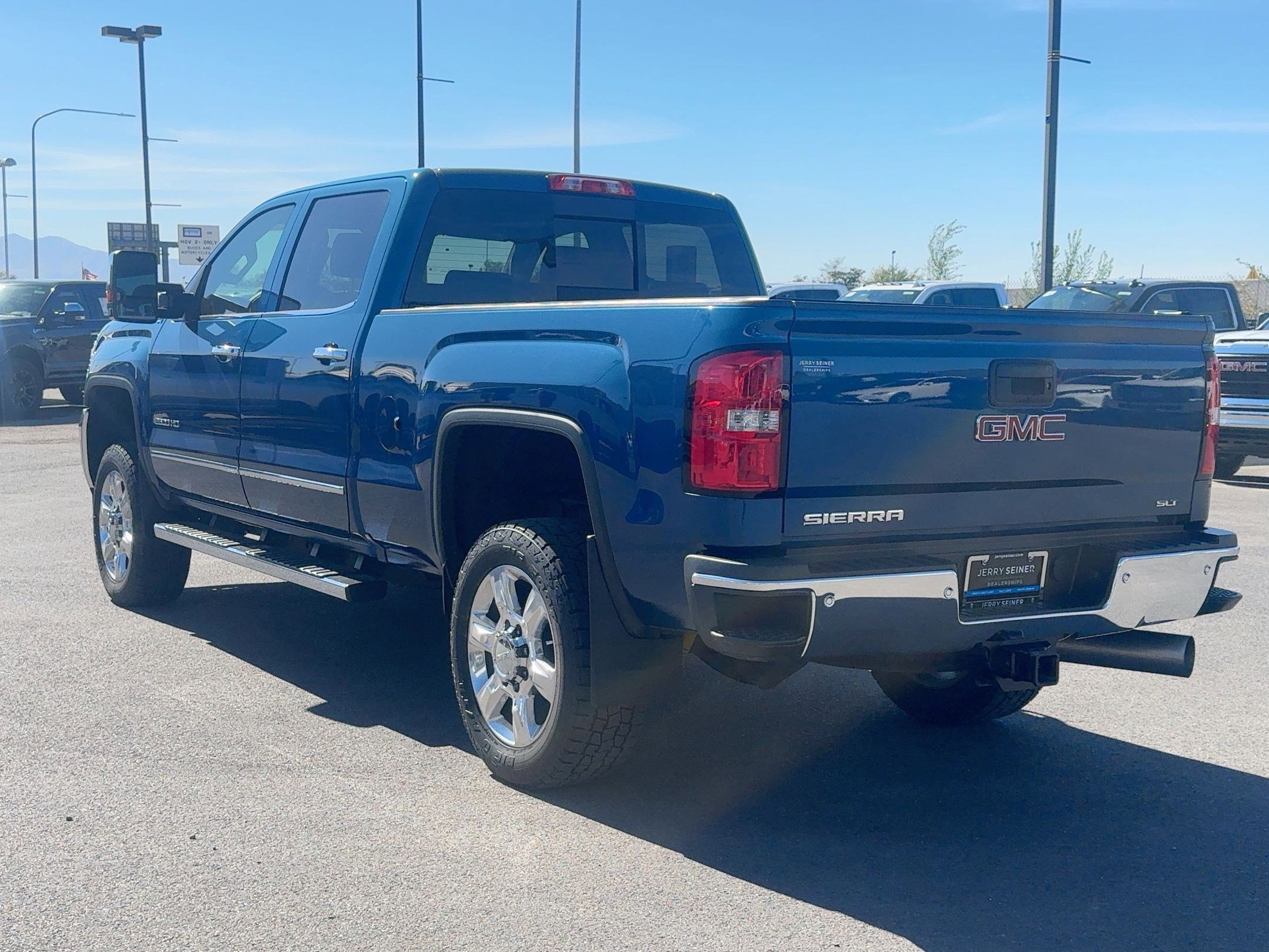 2018 Gmc Sierra 2500 HD SLT photo 2