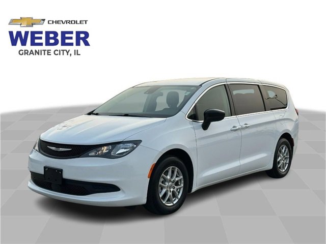 Pre-Owned 2024 Chrysler Voyager LX's photo