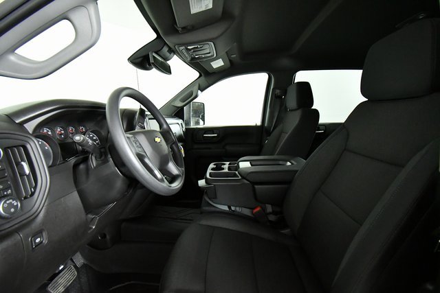 2026 Chevrolet Silverado 2500HD Custom photo 4