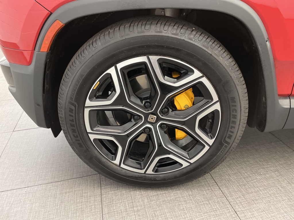 2024 Rivian R1S Launch Edition photo 9