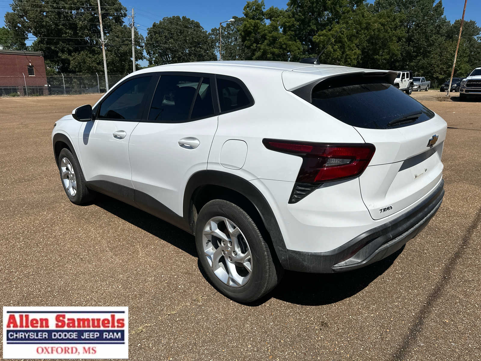 2025 Chevrolet Trax LS photo 7