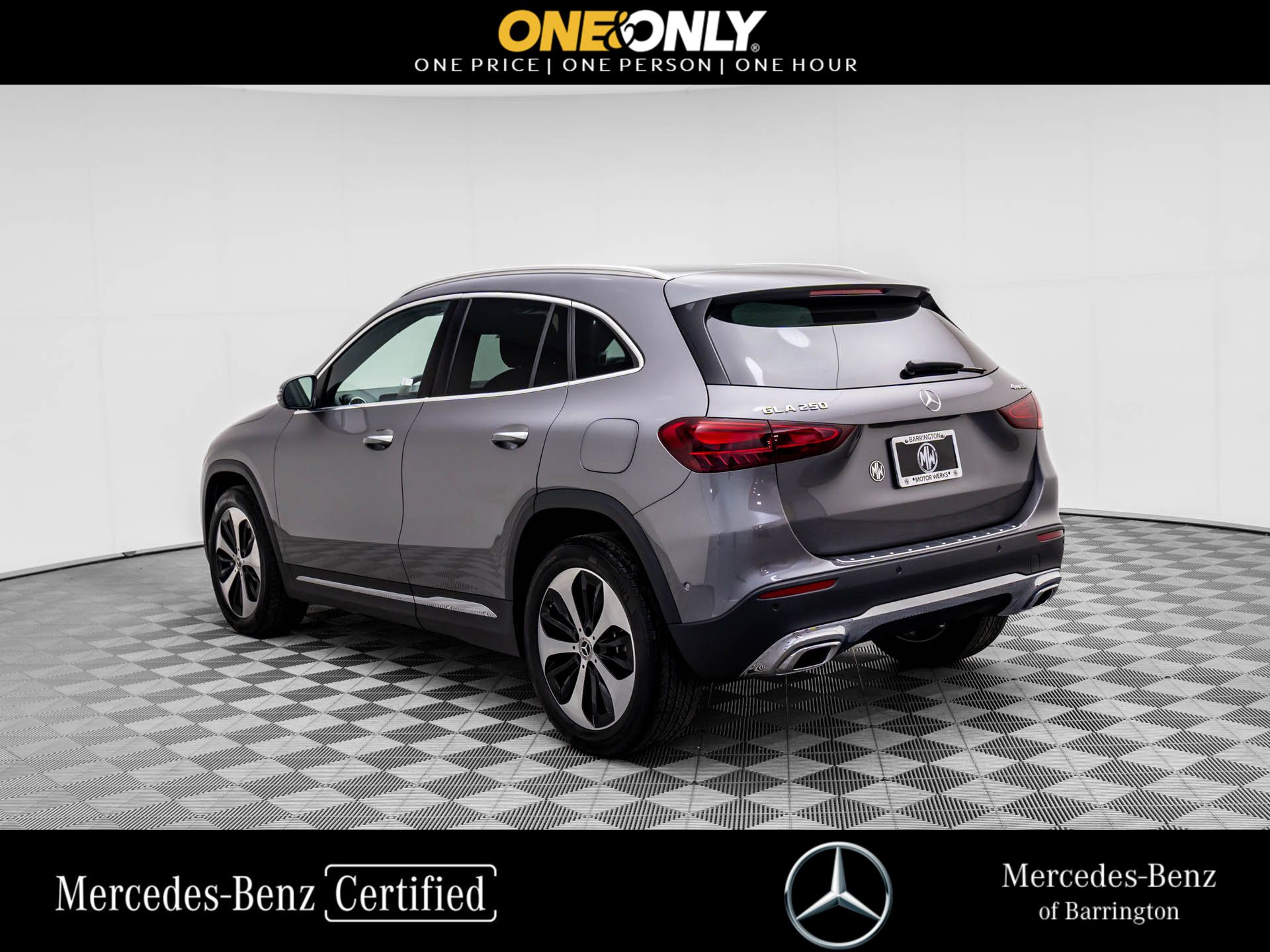 2025 Mercedes Benz GLA 250 4MATIC photo 2