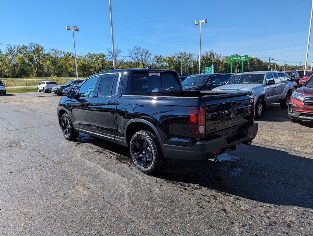 2026 Honda Ridgeline Black Edition photo 4