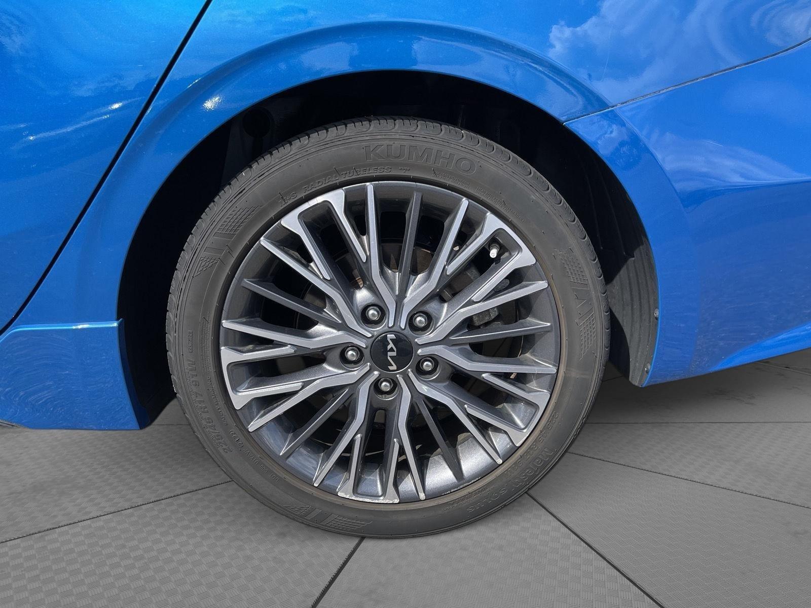 2022 Kia Forte GT-Line photo 23