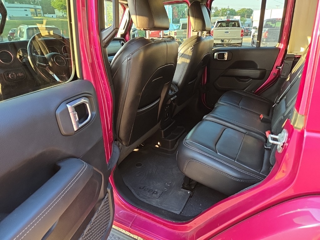 2022 Jeep Wrangler Unlimited Sahara photo 14