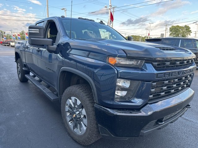 2021 Chevrolet Silverado 2500HD Custom photo 2