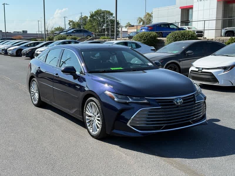 2021 Toyota Avalon Limited's photo