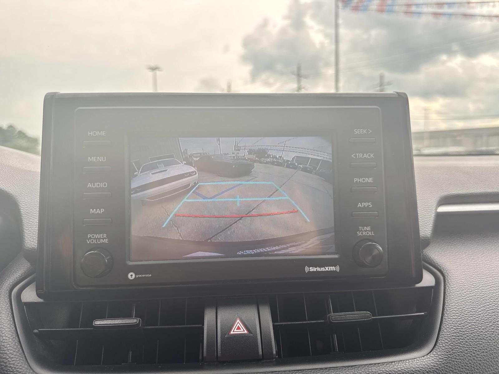 2022 Toyota RAV4 XLE photo 23
