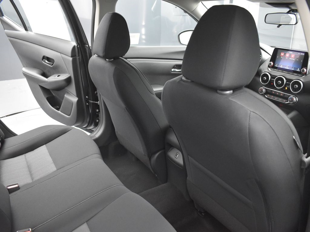 2025 Nissan Sentra SV photo 16