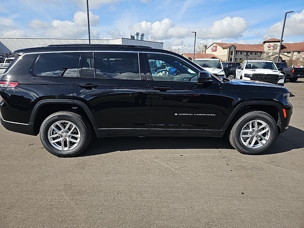 2025 Jeep Grand Cherokee Laredo X photo 6