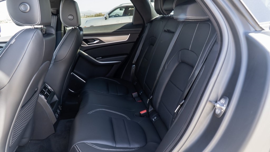 2025 Jaguar F-PACE P250 R-Dynamic S photo 18