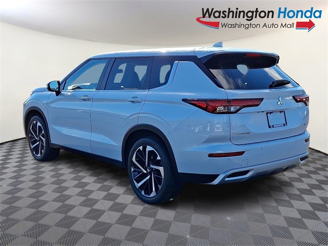 2024 Mitsubishi Outlander SE photo 4