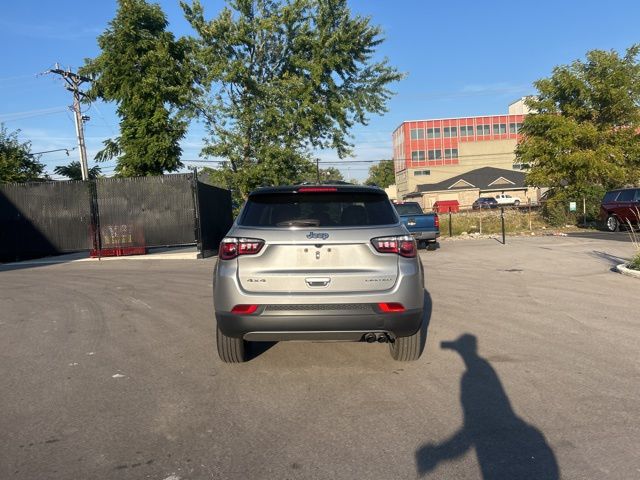2022 Jeep Compass Limited photo 4