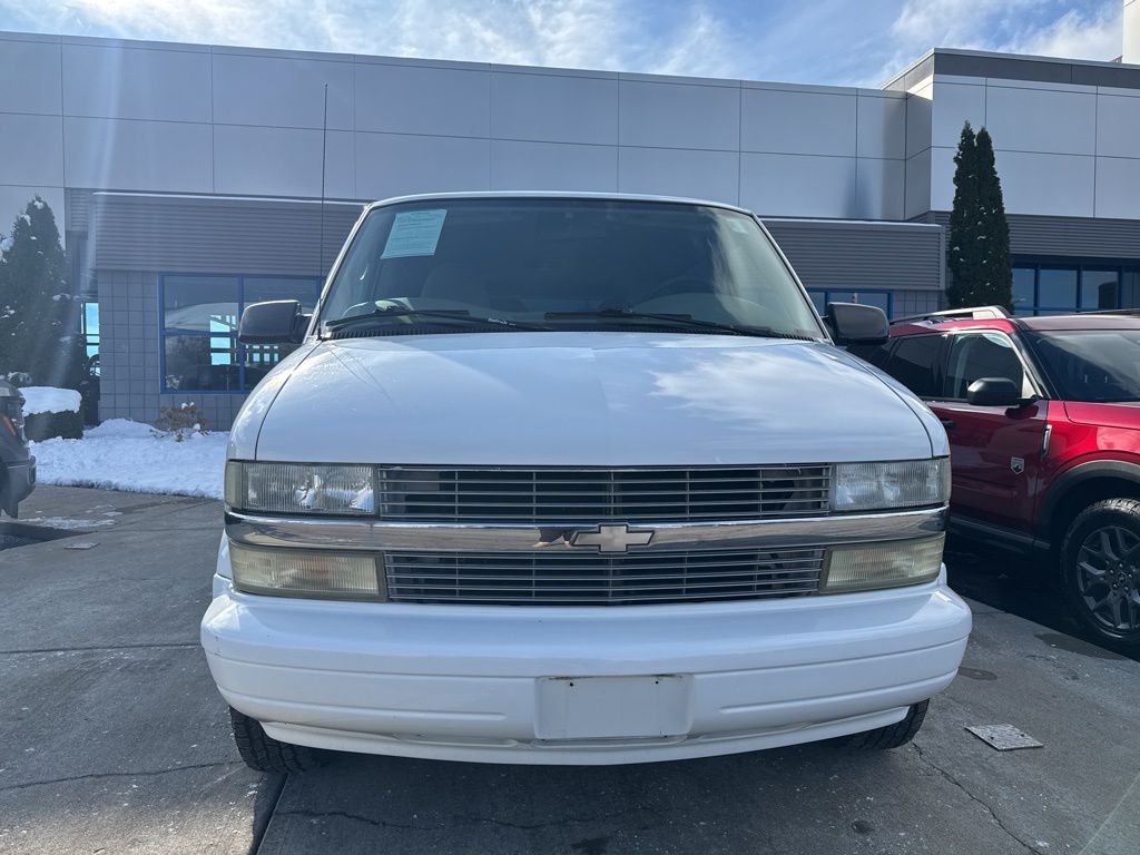2004 Chevrolet Astro Base photo 2