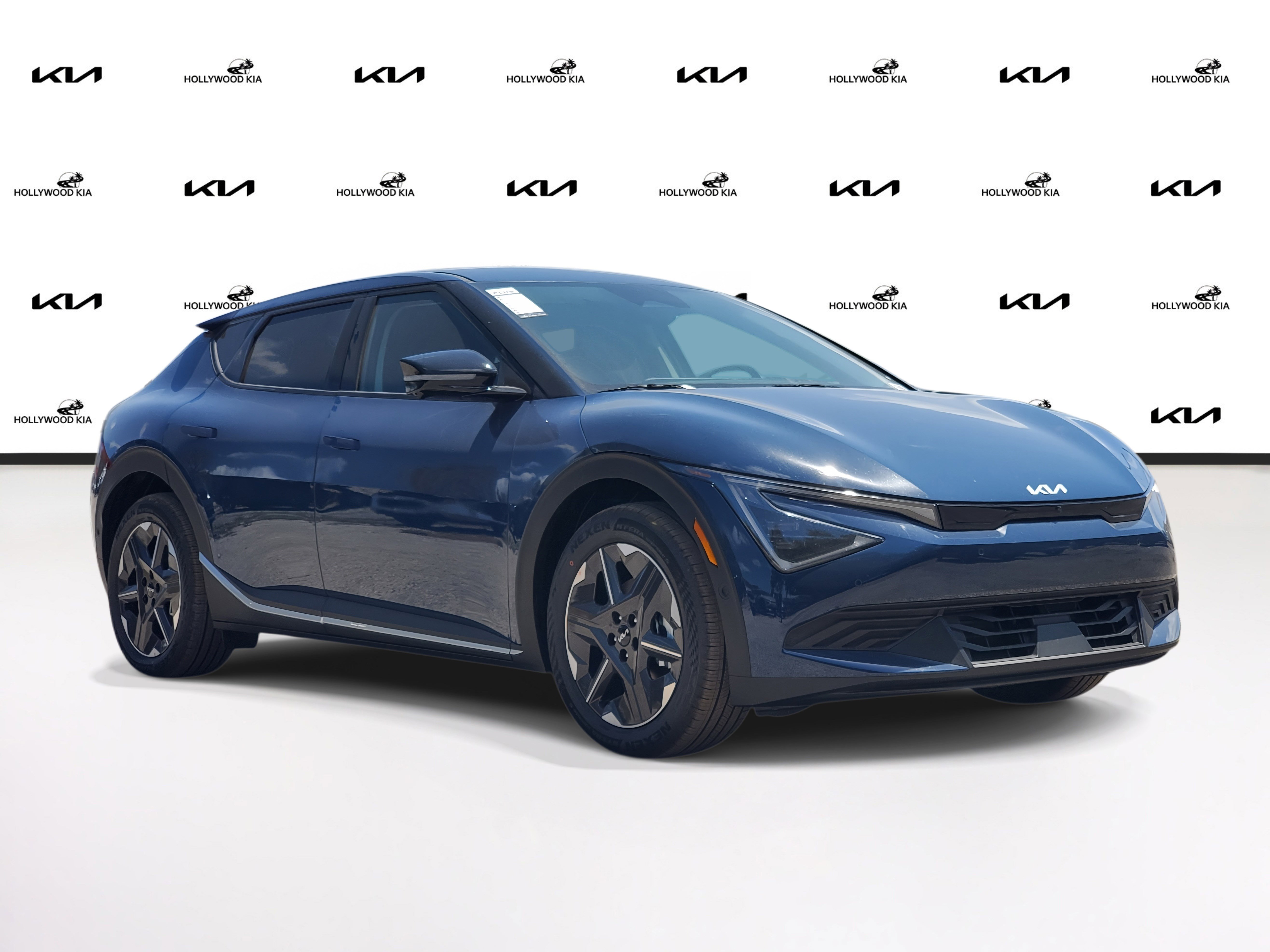 2025 Kia EV6 Wind photo 2