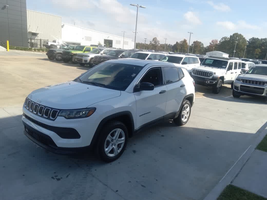 2024 Jeep Compass Sport photo 4