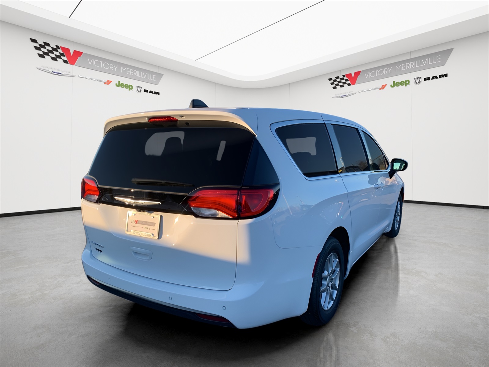 2026 Chrysler Voyager LX photo 4