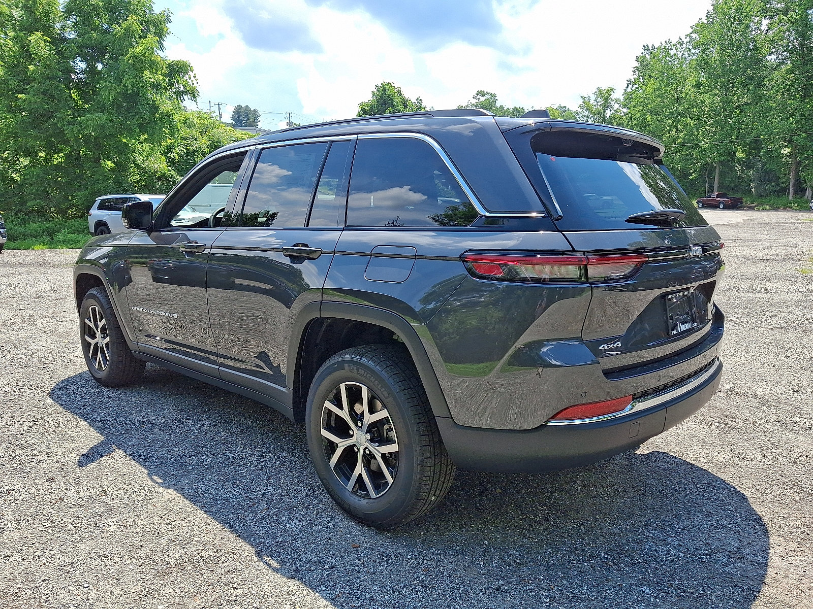 2025 Jeep Grand Cherokee Limited photo 3