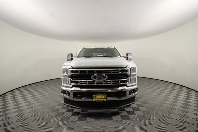 2025 Ford F-350 photo 4