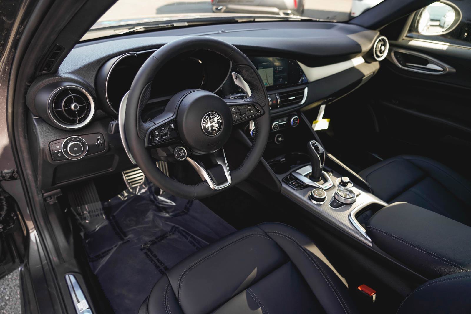 2025 Alfa Romeo Giulia Base photo 14