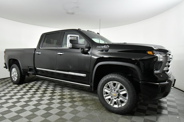 2025 Chevrolet Silverado 3500HD High Country photo 8