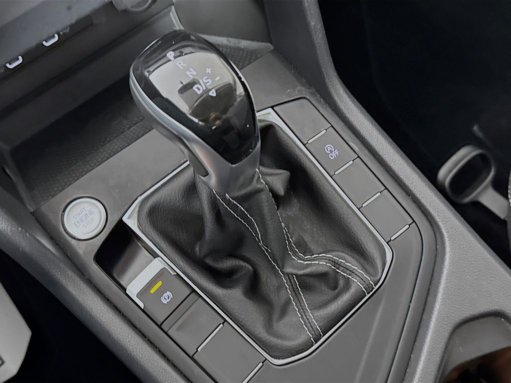 2022 Volkswagen Taos SE photo 17