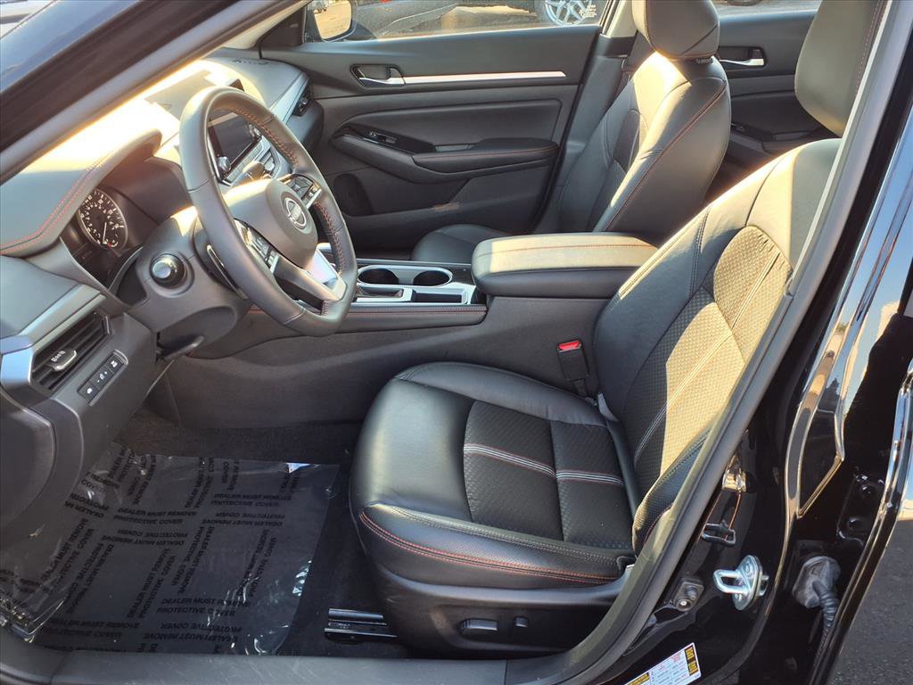 2024 Nissan Altima 2.5 SR photo 4