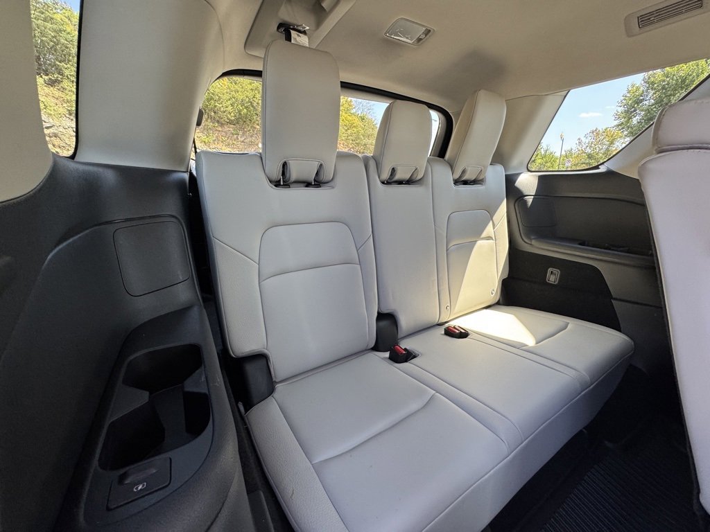 2023 Nissan Pathfinder SL photo 12