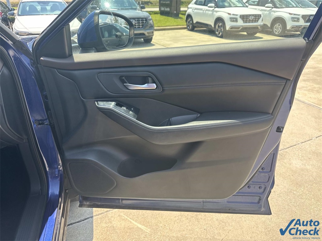 2023 Nissan Rogue SV photo 8