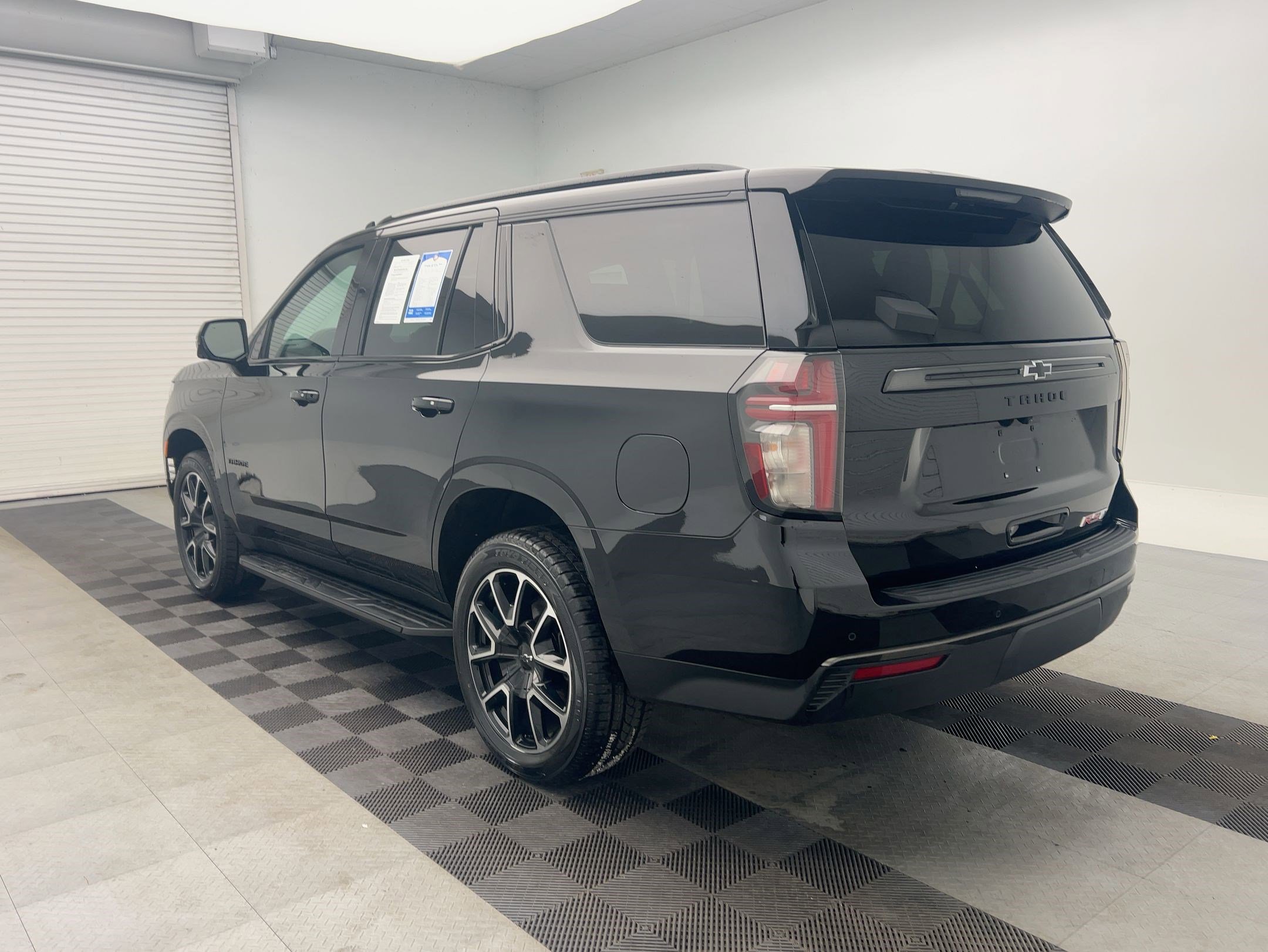2021 Chevrolet Tahoe RST photo 3