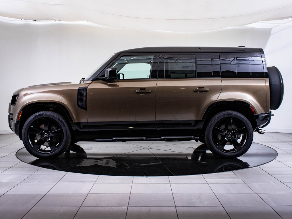 2025 Land Rover Defender 110 X-Dynamic SE photo 5