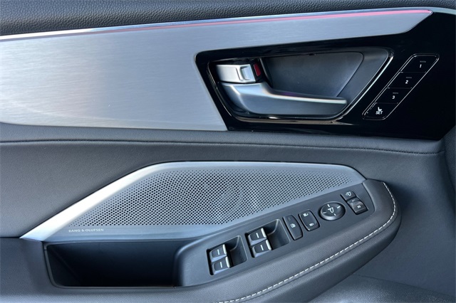 2025 Acura MDX SH-AWD Technology photo 11