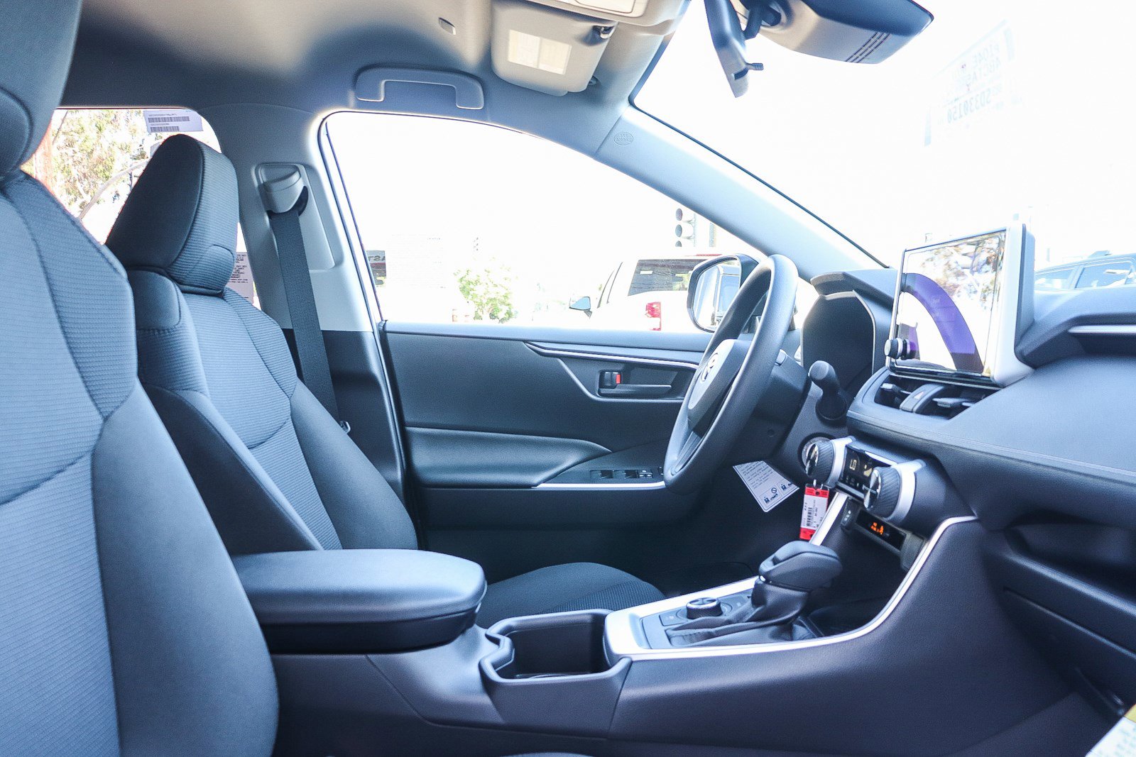 2025 Toyota RAV4 Hybrid LE photo 15