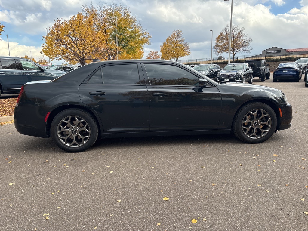 2015 Chrysler 300 S photo 4