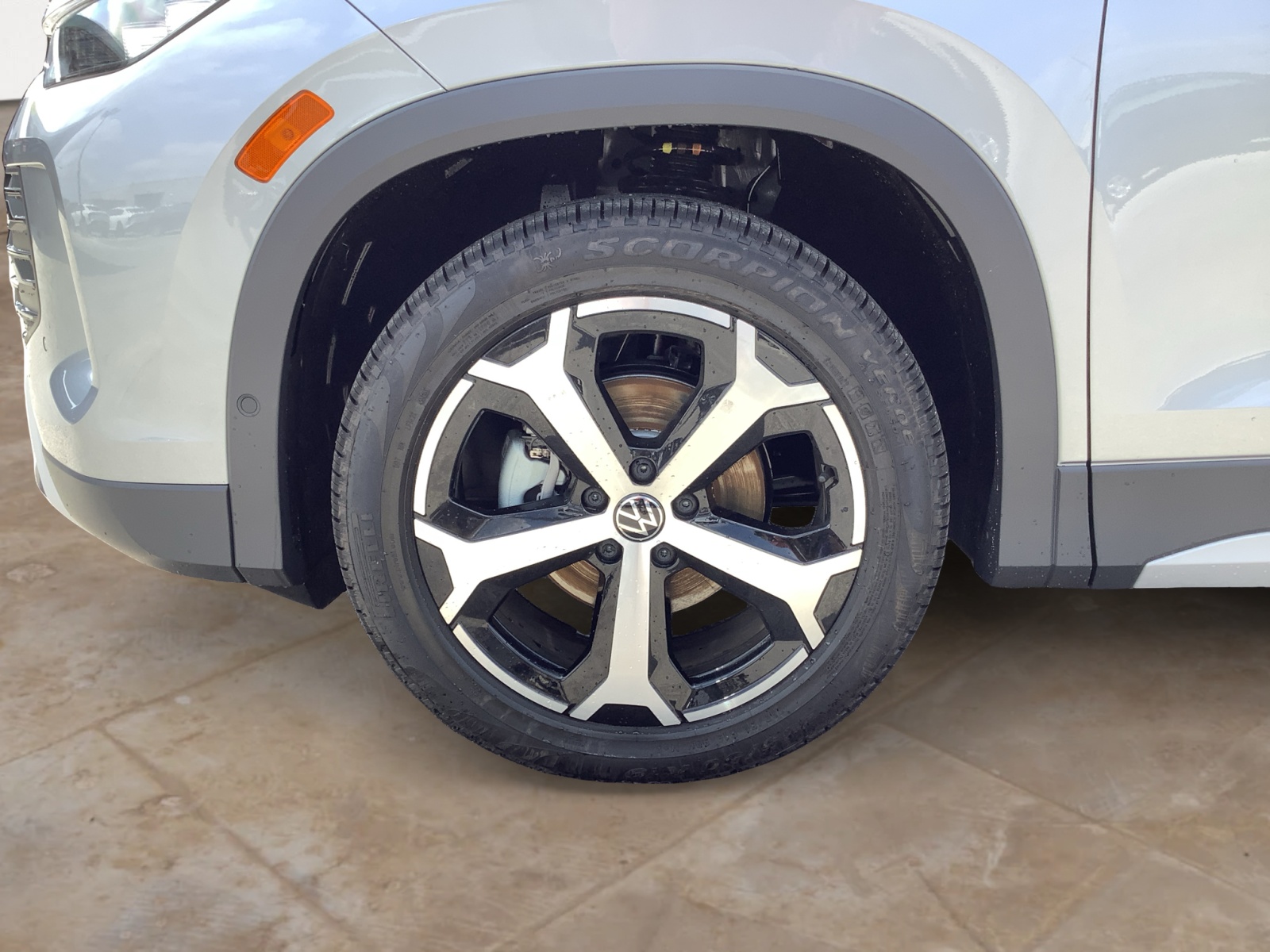 2025 Volkswagen Tiguan SE photo 8