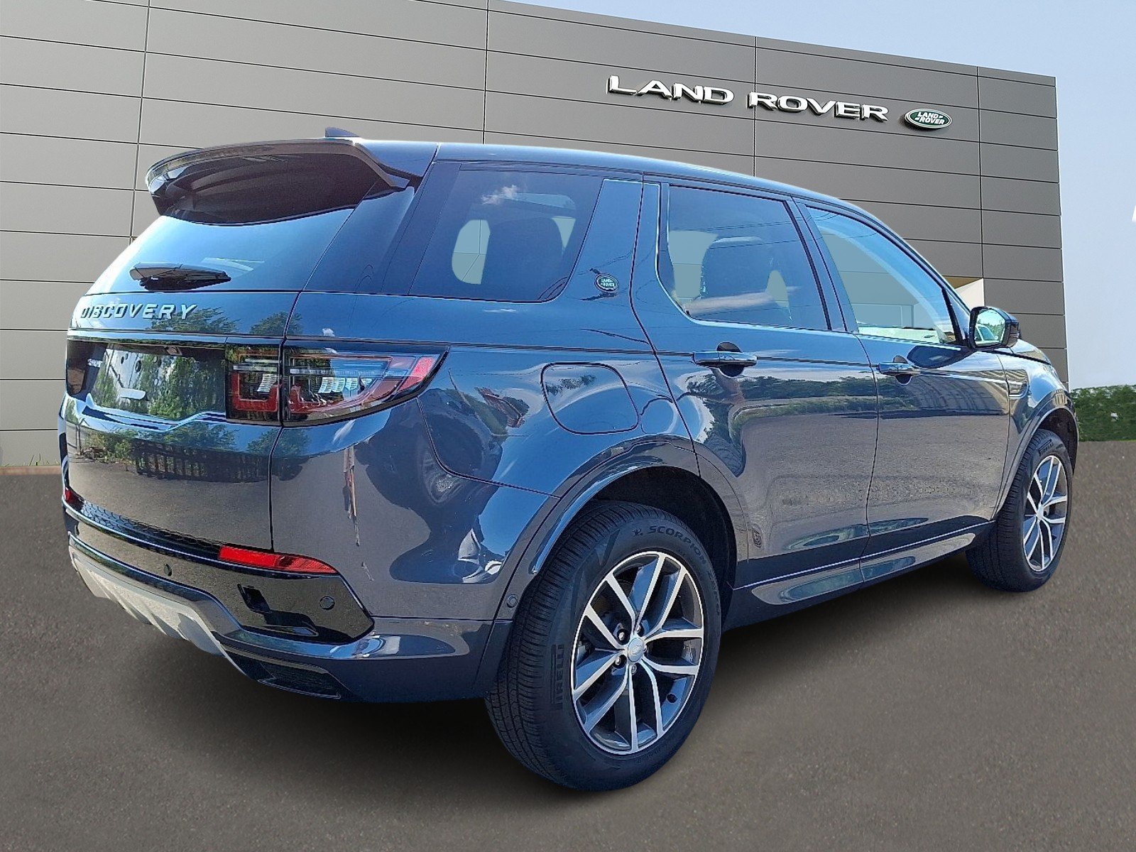2025 Land Rover Discovery Sport S photo 2