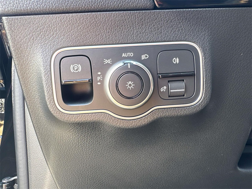 2025 Mercedes Benz GLA AMG 35 4MATIC photo 21