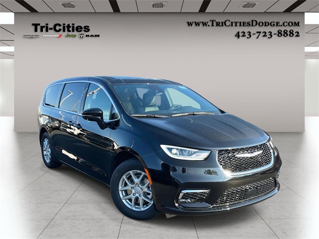 2026 Chrysler Pacifica Select's photo