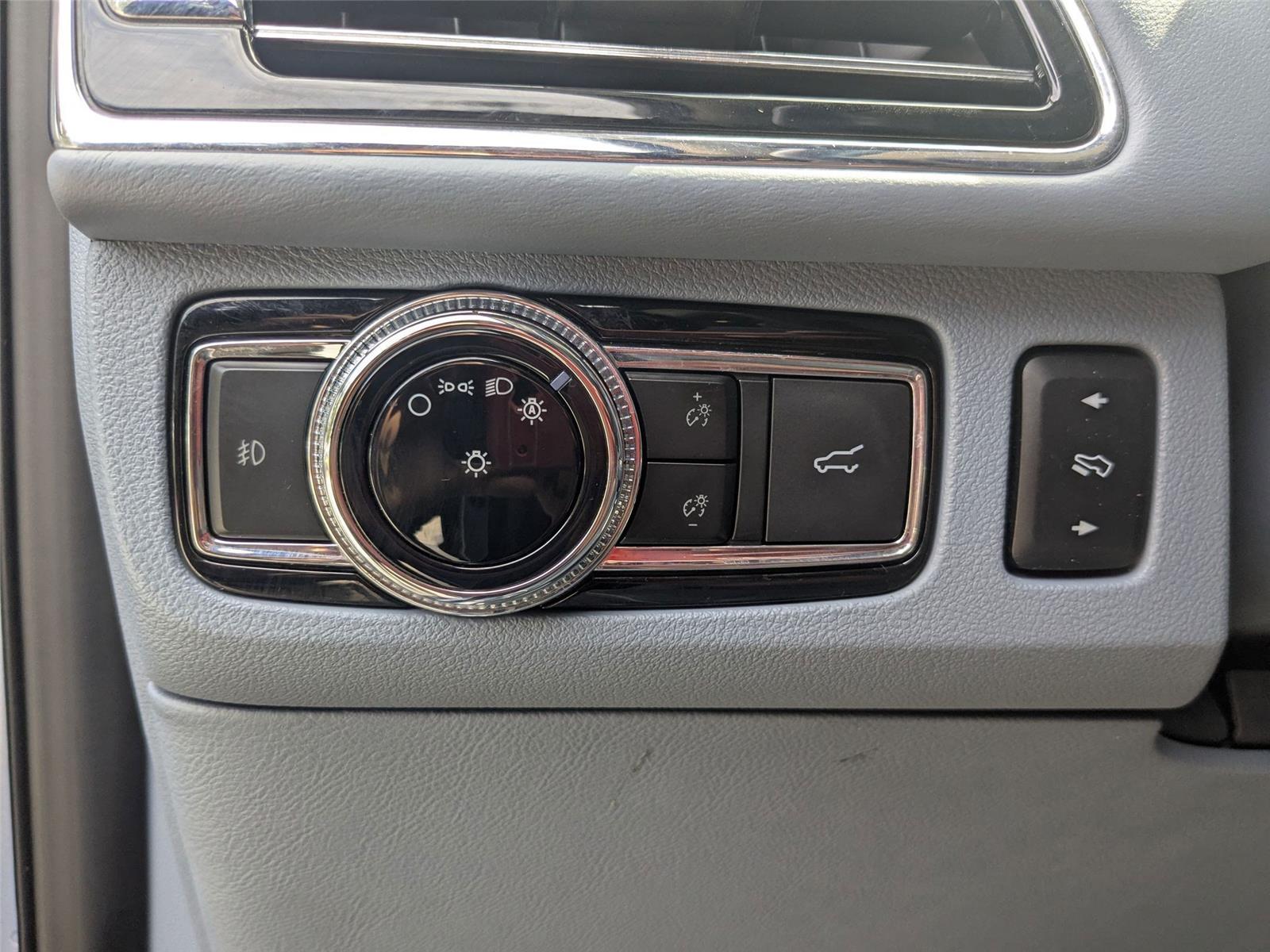 2020 Lincoln Navigator Black Label photo 15