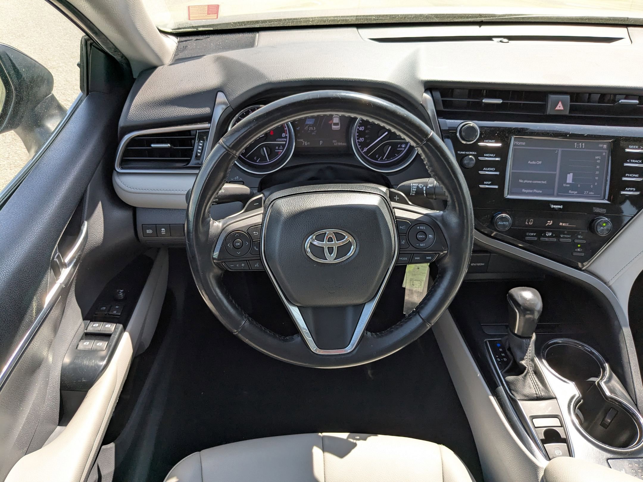 2020 Toyota Camry SE photo 24