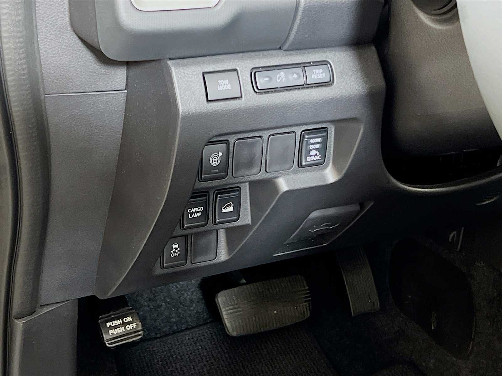 2024 Nissan Frontier SV photo 8