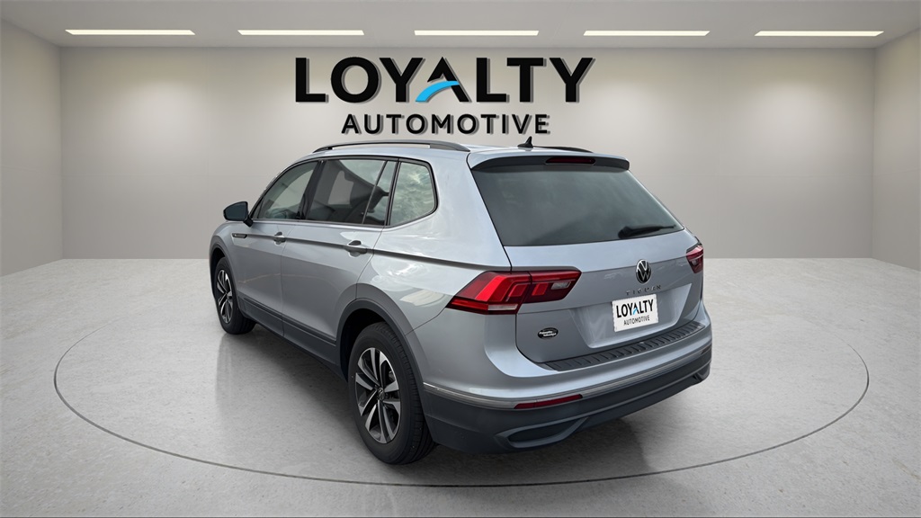 2023 Volkswagen Tiguan S photo 2