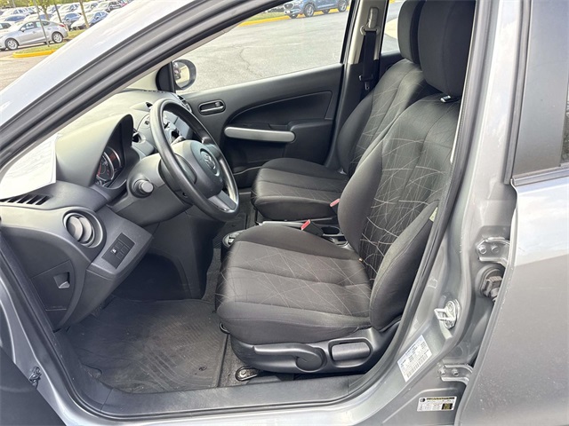 2012 Mazda Mazda2 Sport photo 13