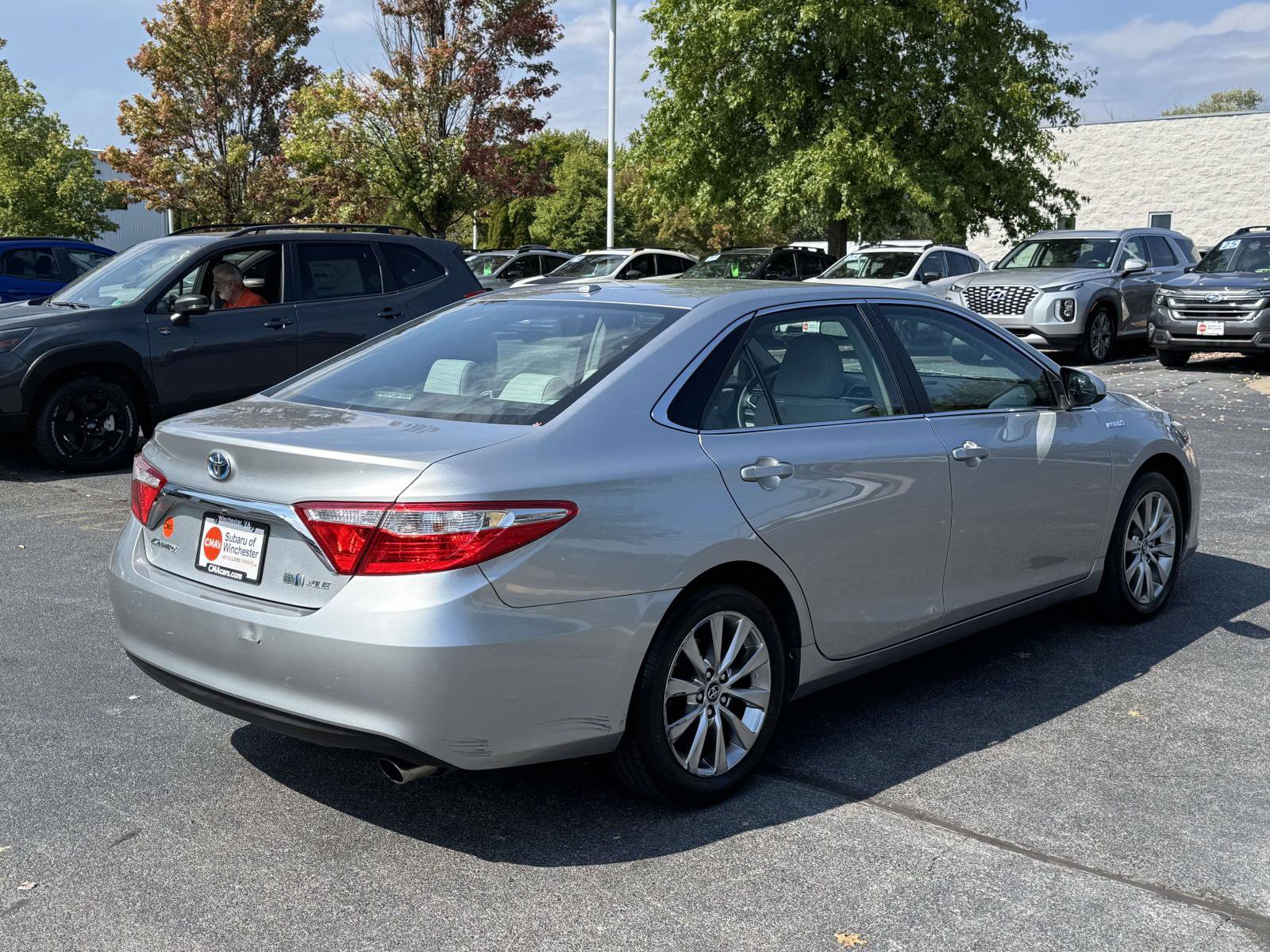 2017 Toyota Camry XLE photo 2