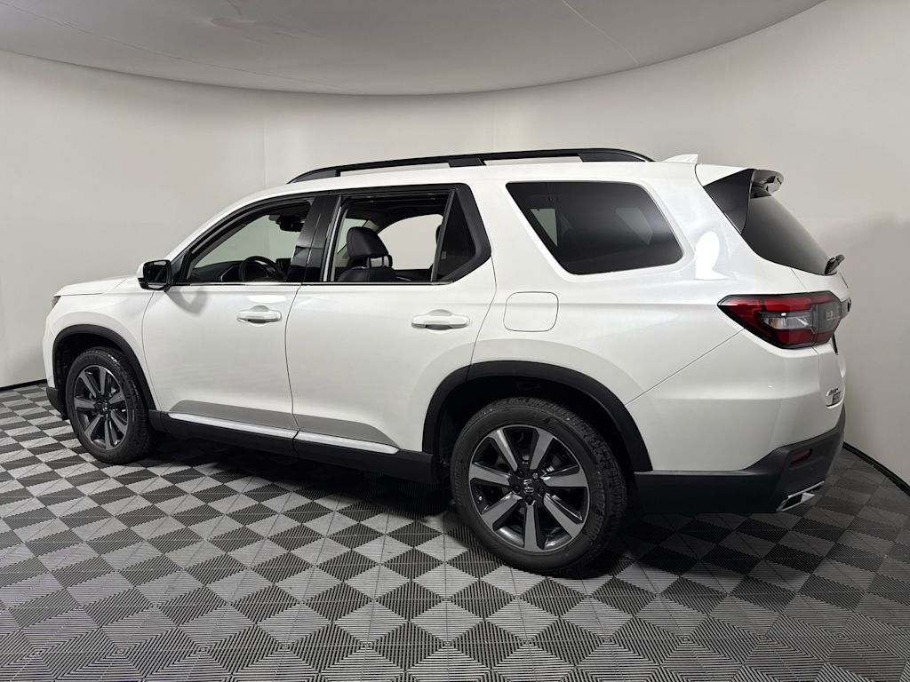 2025 Honda Pilot Touring photo 3