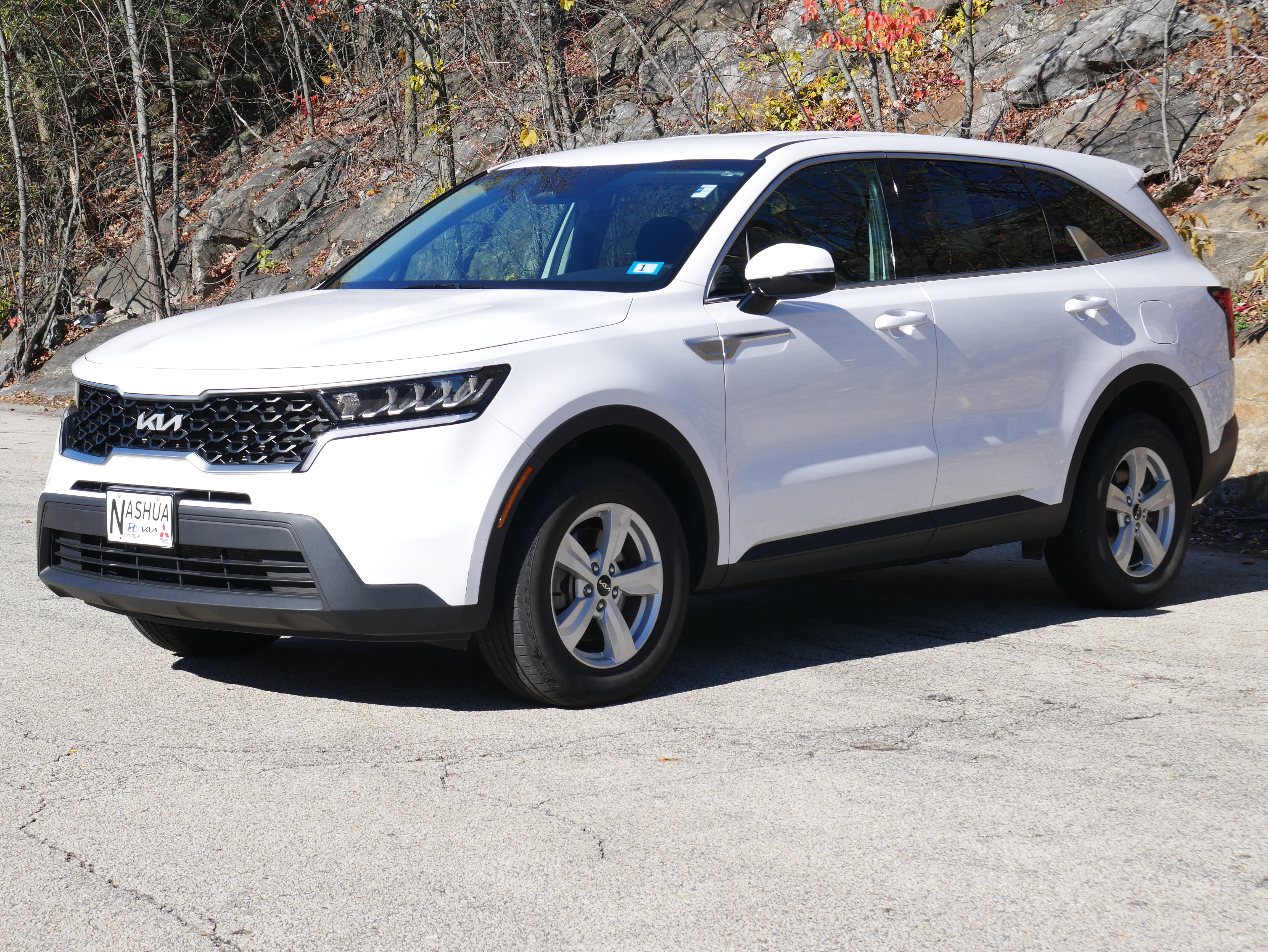 2023 Kia Sorento LX's photo