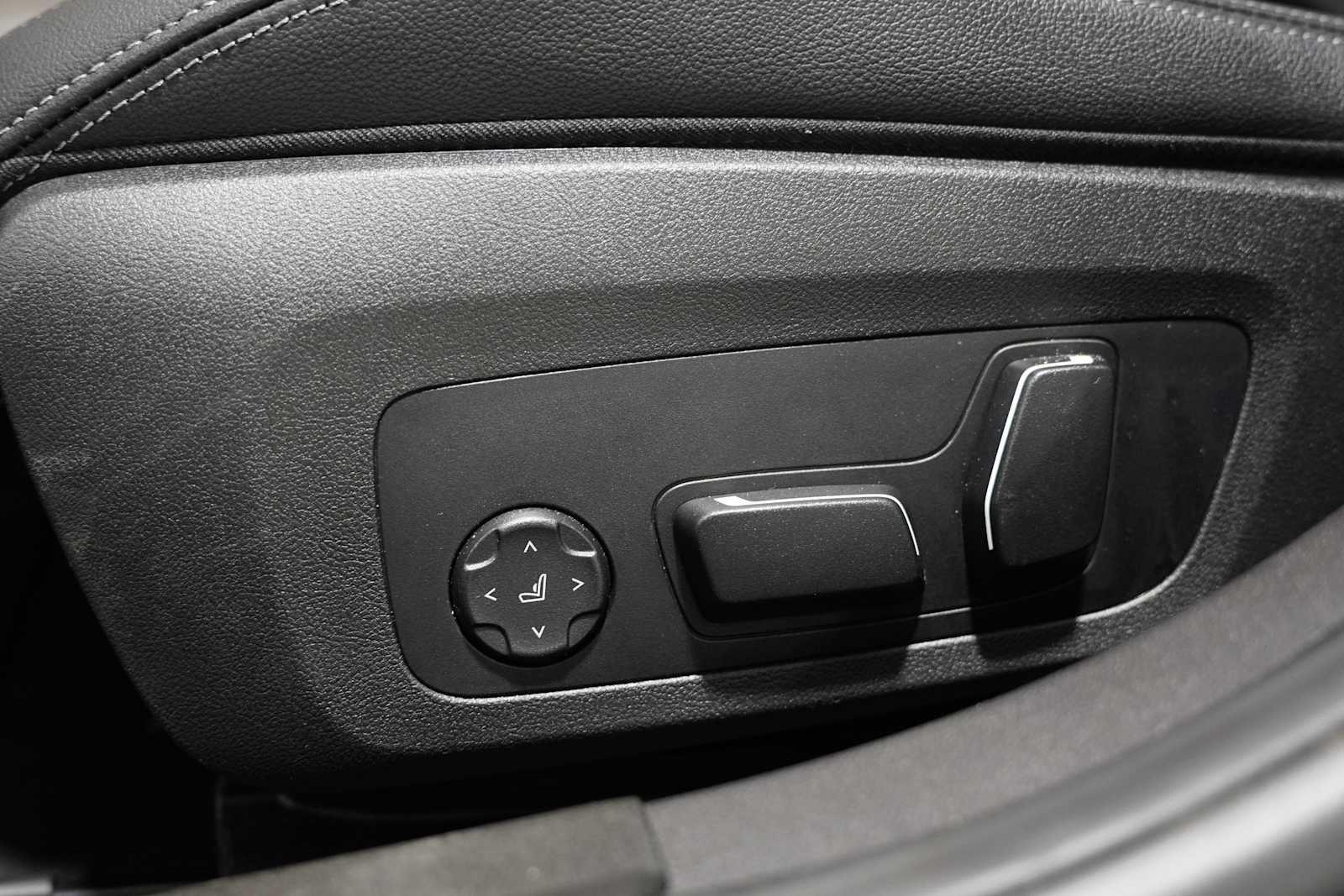 2025 Bmw 330i xDrive photo 13
